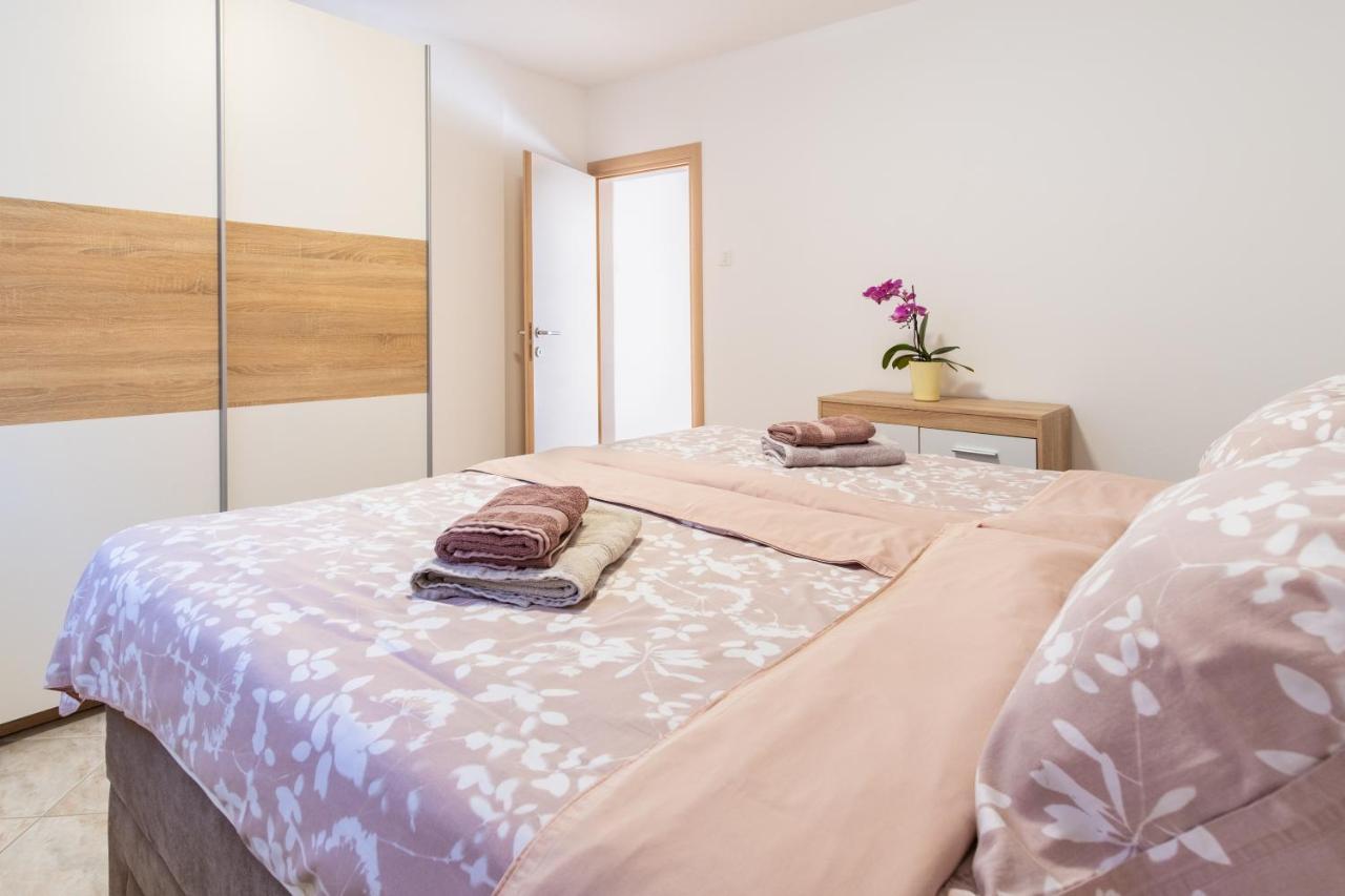 Apartmani Jolly Porec: Blizu Centra I Mora Екстериор снимка