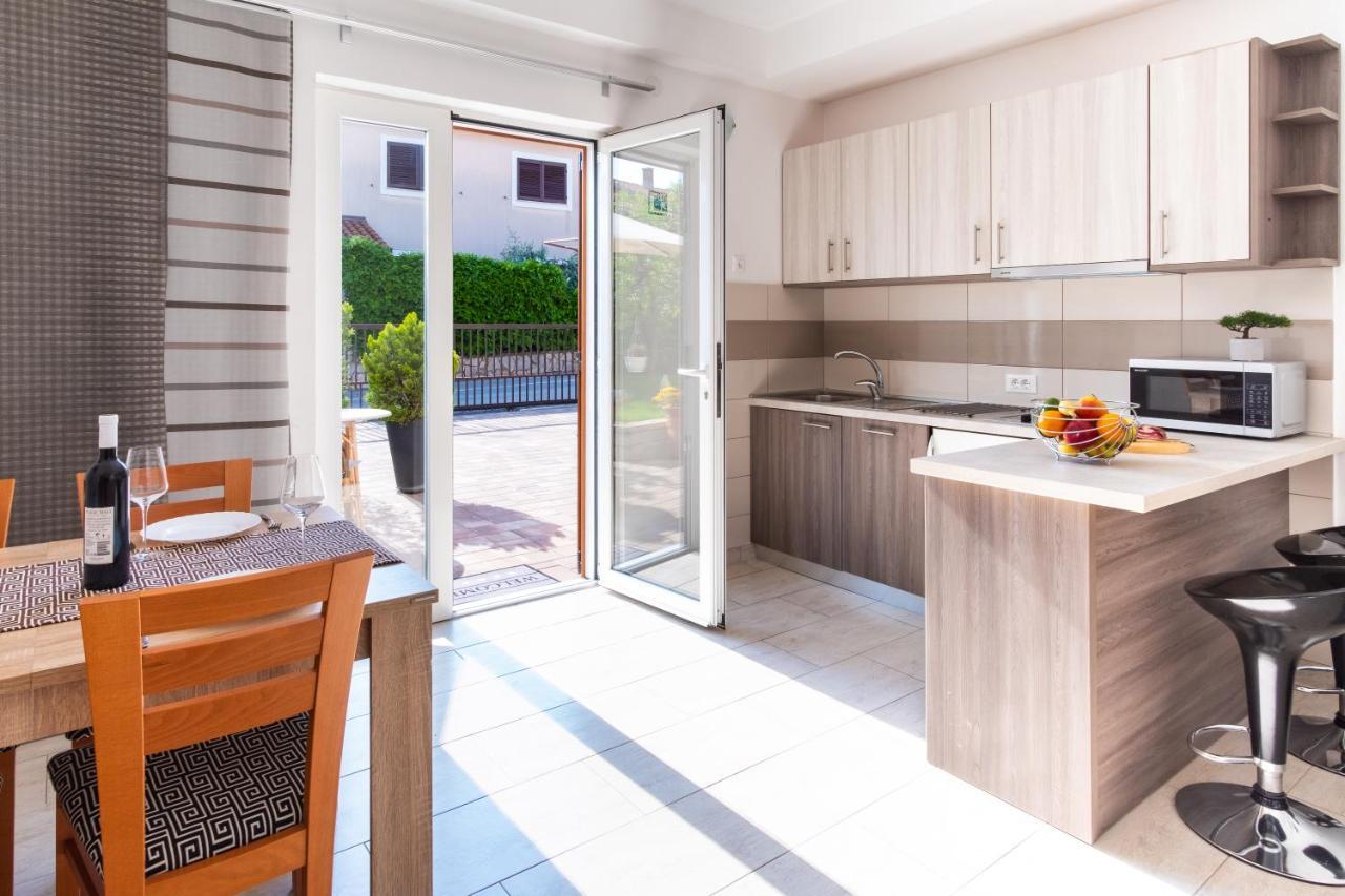 Apartmani Jolly Porec: Blizu Centra I Mora Екстериор снимка