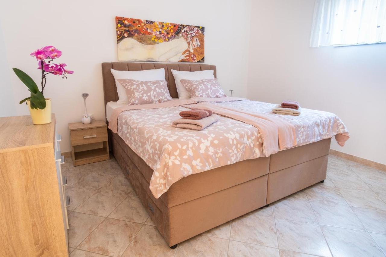 Apartmani Jolly Porec: Blizu Centra I Mora Екстериор снимка